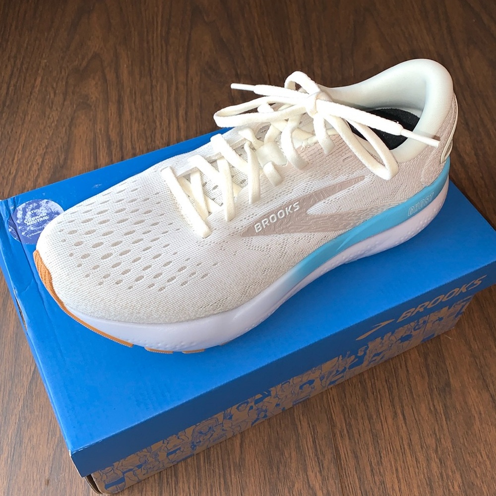 Brooks Ghost 16 Running Shoes Women’s 7.5 NWOT